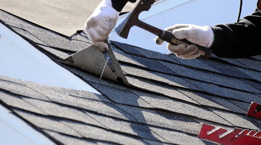 Professional gutter cleaning in China Village, ME